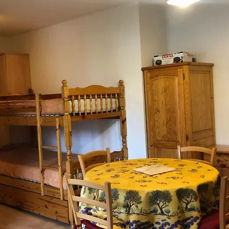 Mini T2 Avec Balcon Et Parking Au Pied Des Pistes - Fr-1-165a-144 Apartament Enchastrayes