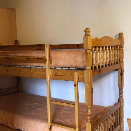 Mini T2 Avec Balcon Et Parking Au Pied Des Pistes - Fr-1-165a-144 Enchastrayes