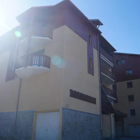 Apartament Mini T2 Avec Balcon Et Parking Au Pied Des Pistes - Fr-1-165a-144 *